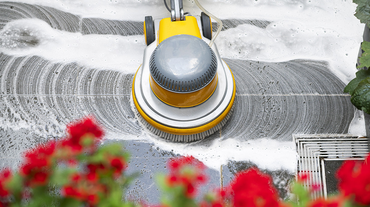 Monobrossage terrasse carrelage